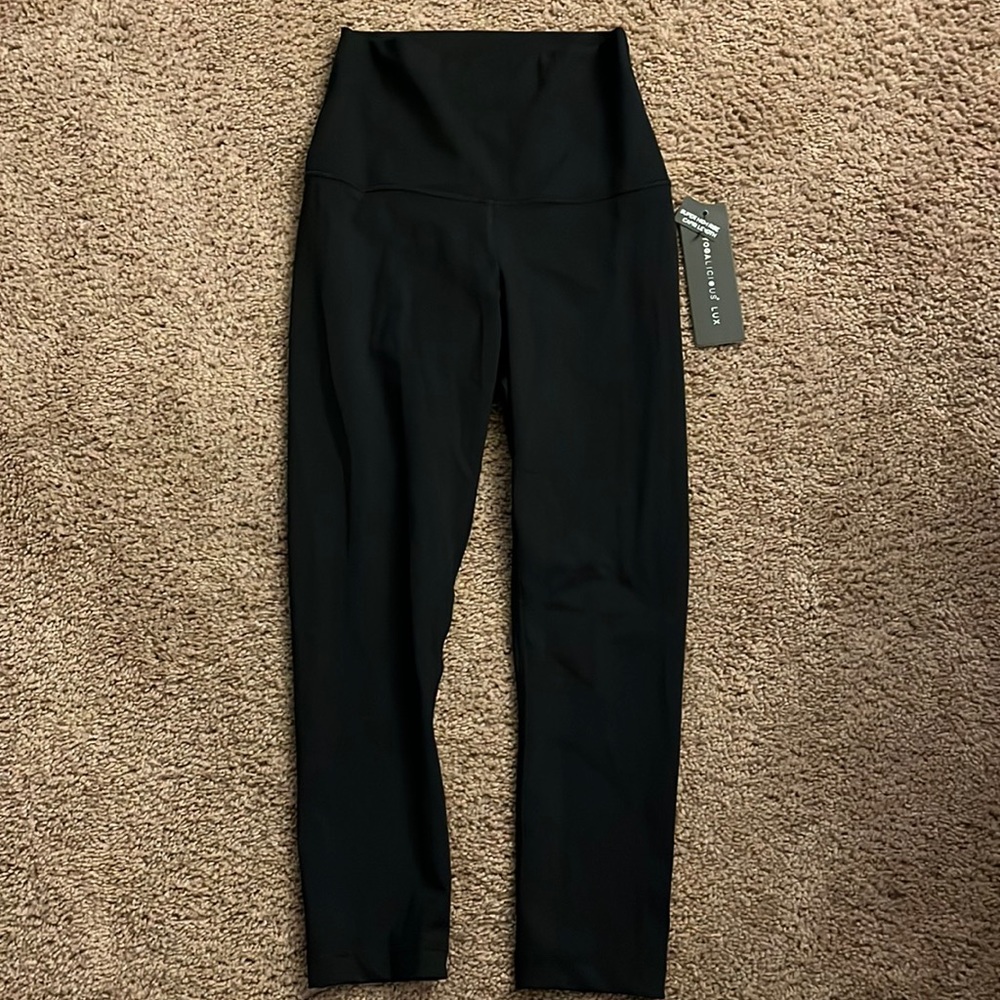 Yogalicious Lux Small Super High Rise Capri Length Black Leggings